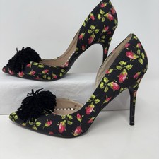 Y2K Betsey Johnson Black Rose Floral Heels Pumps Tassel Poms 4  Stiletto Sz 9.5