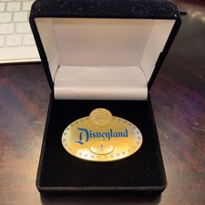 Disney Pin Disneyland Name Tag Badge Walt D23...