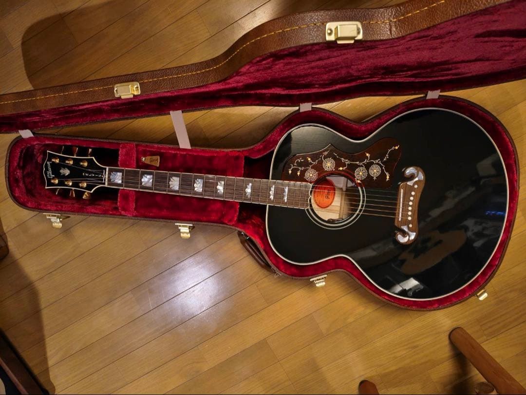 ギブソンGibson Elvis SJ-200 エルビス スーパージャンボ Gibson Elvis SJ-200 Super Jumbo Acoustic Electric Guitar Shipping