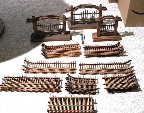 ANTIQUE VICTORIAN ASIAN CHINESE MINIATURE FENCE GATES XMAS VILLAGE RAILROAD WOOD