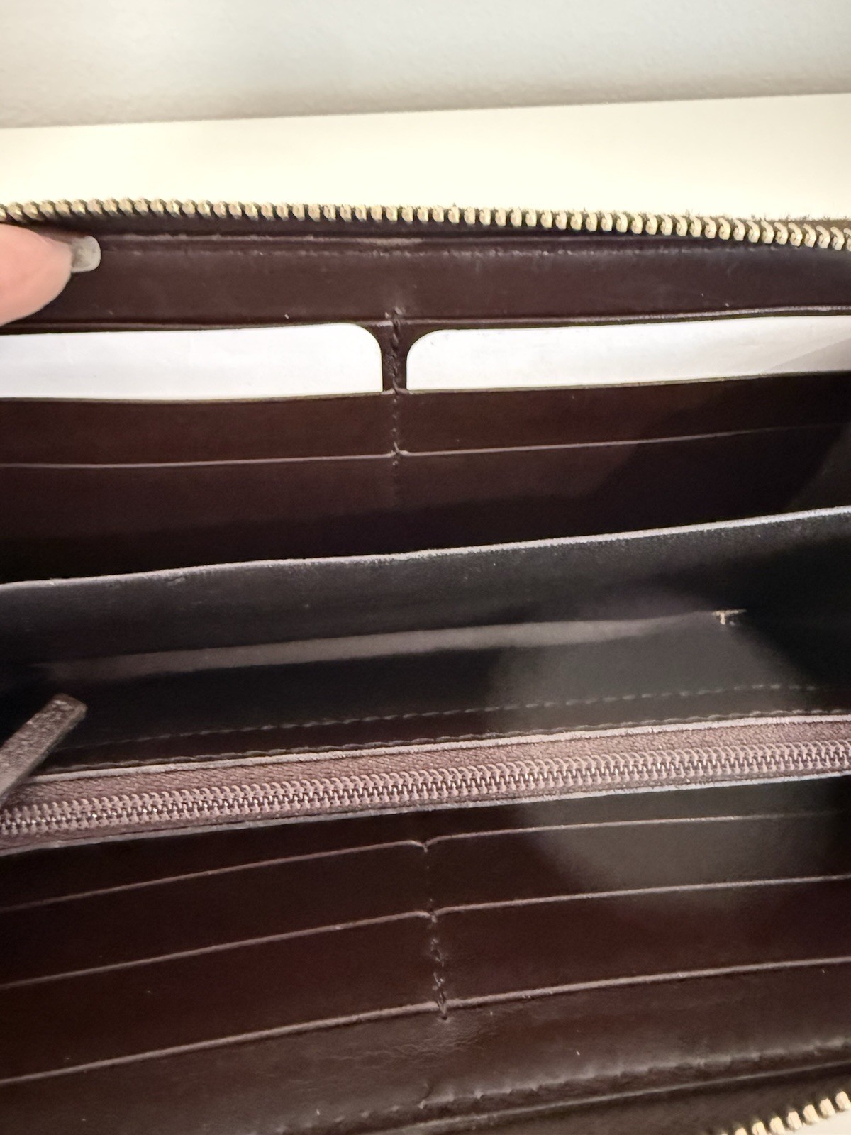 Gucci Wallet - image 4