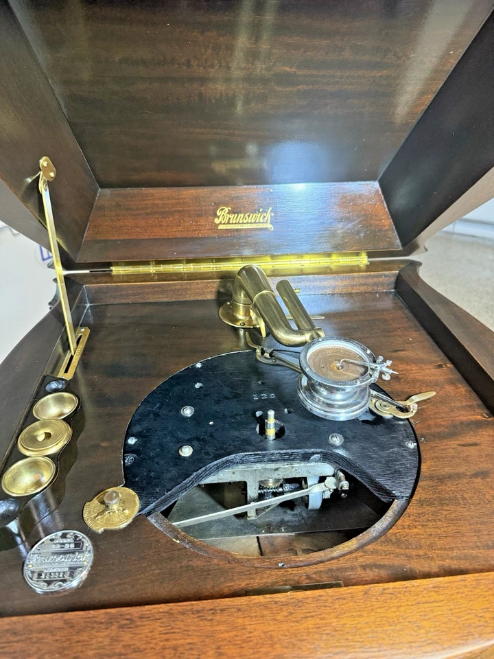 vintage Brunswick 35 phonograph victrola - Image 2 of 4