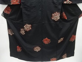 7761561: JAPANESE KIMONO / ANTIQUE OMESHI KIMONO / SILK / WOVEN ROSE