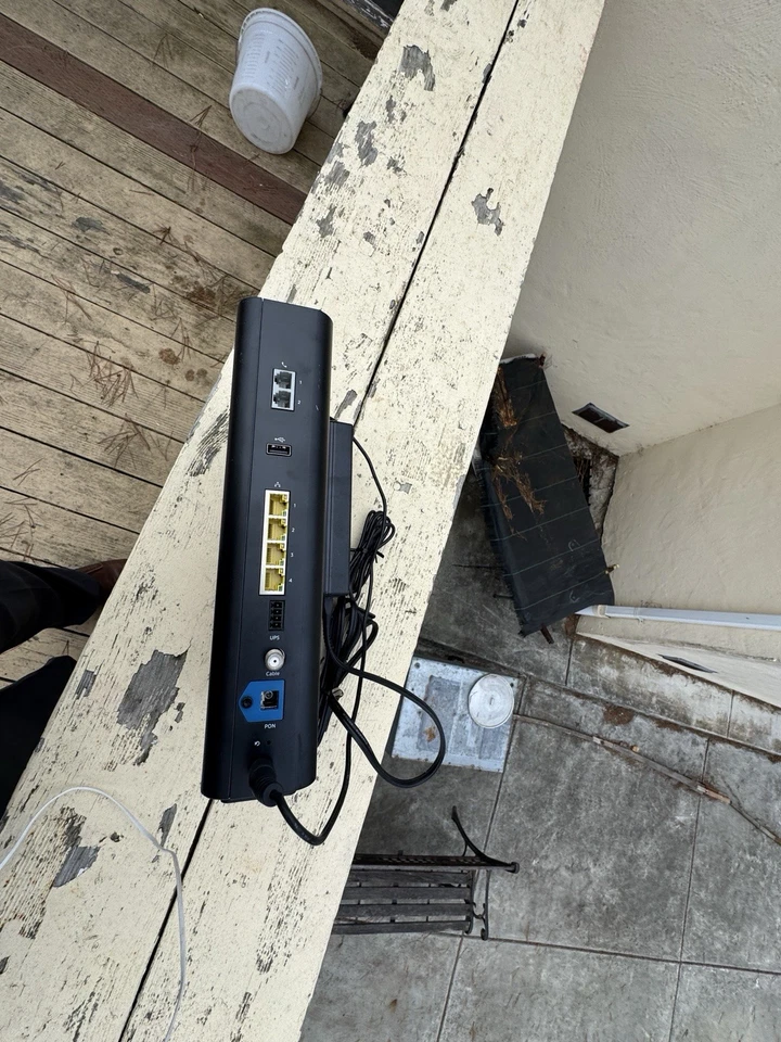 Comcast Xfinity Modem Router X5001 - Image 4 of 4