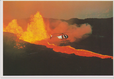 Ansichtskarte: Hubschrauber überfliegt Lava am Kilauea Vulkan, Hawai'i - Selten