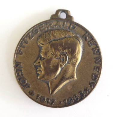 Vintage JFK John Fitzgerald Kennedy & Pope John XXIII Brass Medal Fob 1.25''