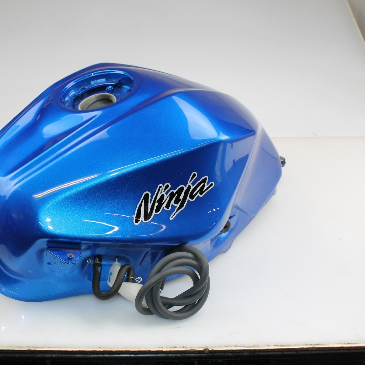 13-17 kawasaki ninja 300 OEM GAS TANK FUEL CELL PETROL