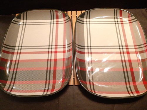 2 x HEARTH & HAND MAGNOLIA RED & GREEN HOLIDAY PLAID MELAMINE SERVING TRAYS - Bild 8 von 12