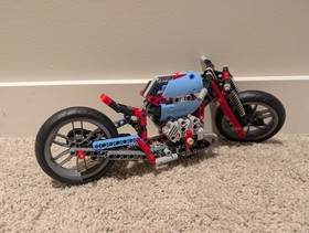 LEGO TECHNIC: Street Motorcycle 42036 Model B