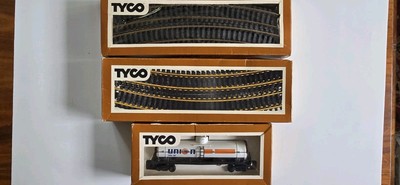 Vintage Tyco ''HO'' Rail Road Tracks & Union '76 Tank Car'' New In Box