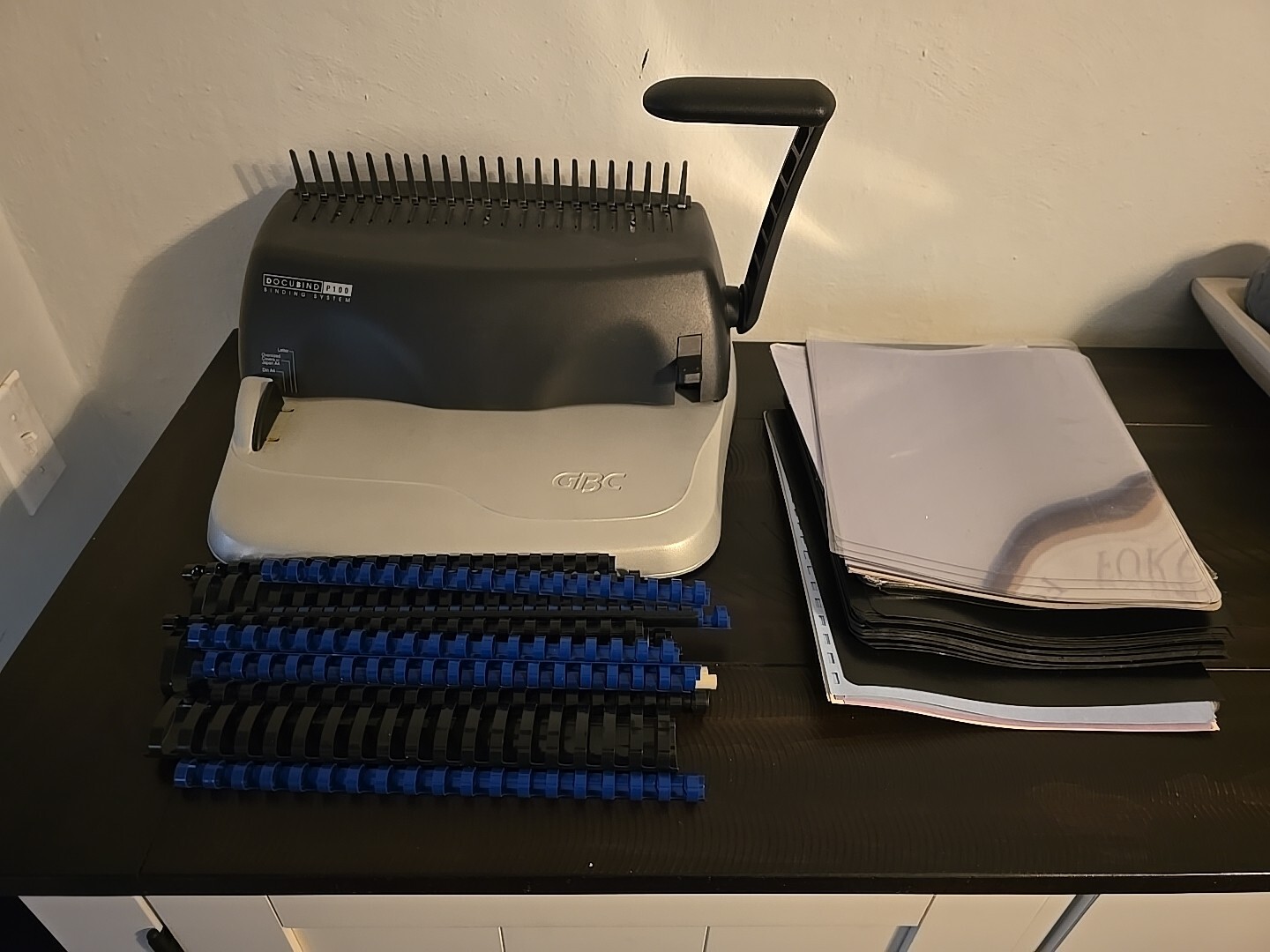 GBC Docubind P100 Booklet Binding Machine Comb Punch Binder With