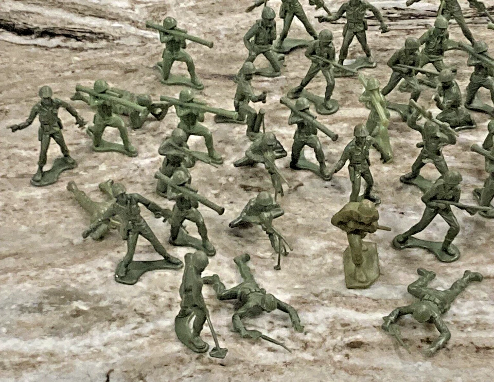 Vintage TIM-MEE Green U.S. Plastic Toy Army Men Soldiers 2" Mixed Era - Image 2 of 4