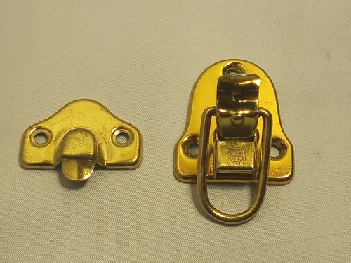 Estuche de guitarra/pestillos de maletero Excelsior de metal chapado en latón vintage - Imagen 4 de 6