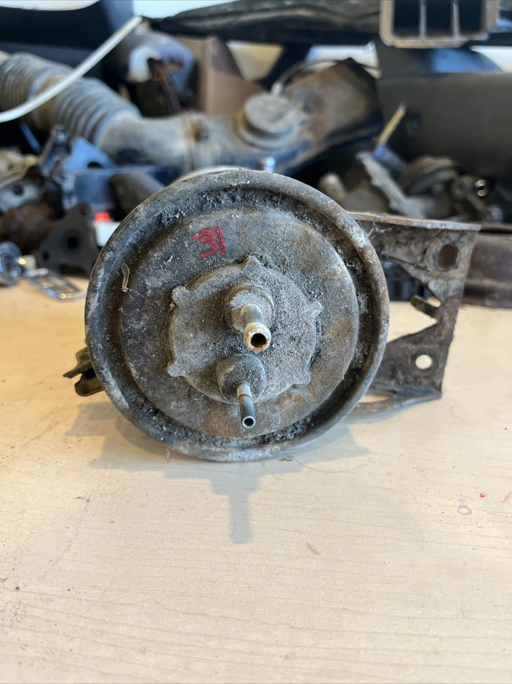 Toyota Pickup 4Runner 1984-1989 OEM bote de carbón de vapor combustible 77740-35160 Foto 3 de 3