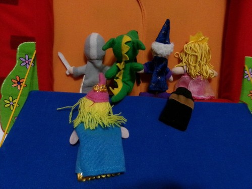 6 Finger Puppets Vintage Puppeteer Castle Story Theater Case BATTAT N.Y. - Picture 4 of 13