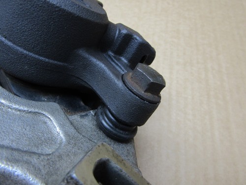 Honda CBR400RR 15,381 miles rear brake caliper NISSIN (14651) - Imagen 3 de 9