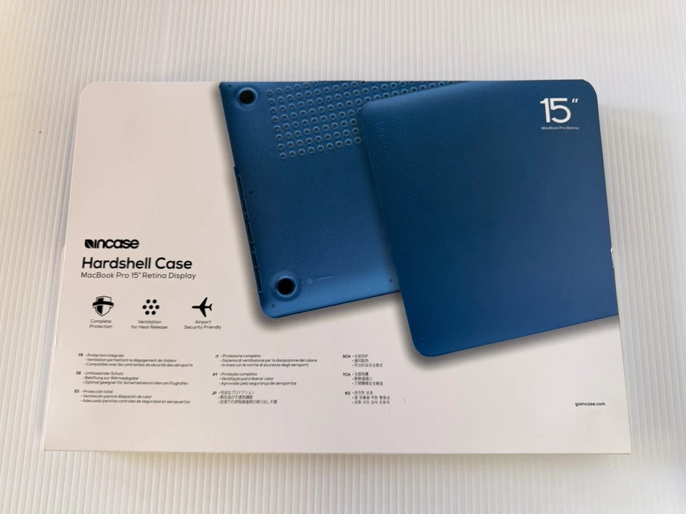 Funda clásica de neopreno Incase MacBook Pro Retina 15" azul Foto 2 de 2