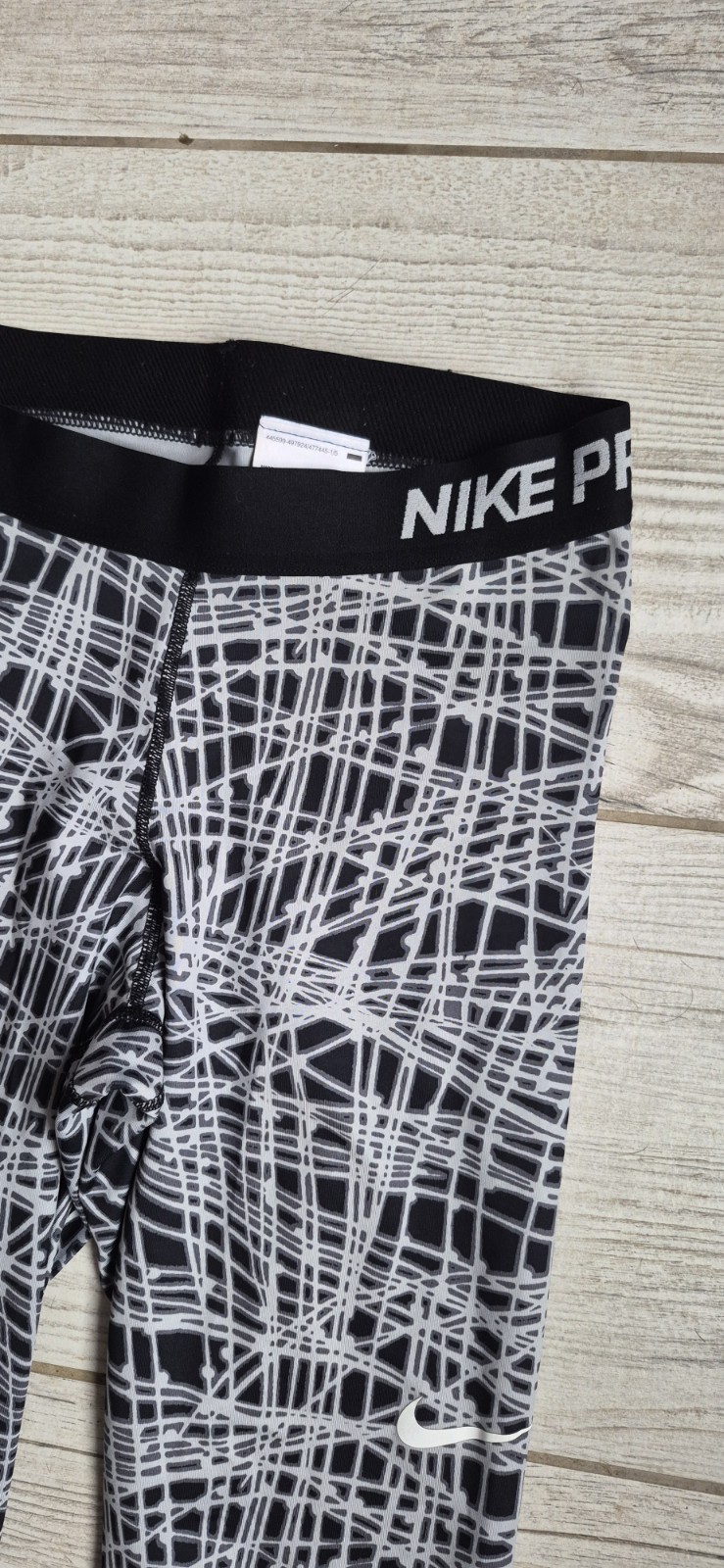Girls nike pro Dri-Fit printed leggings - size S (fits age 8 to 10 yrs) image 2
