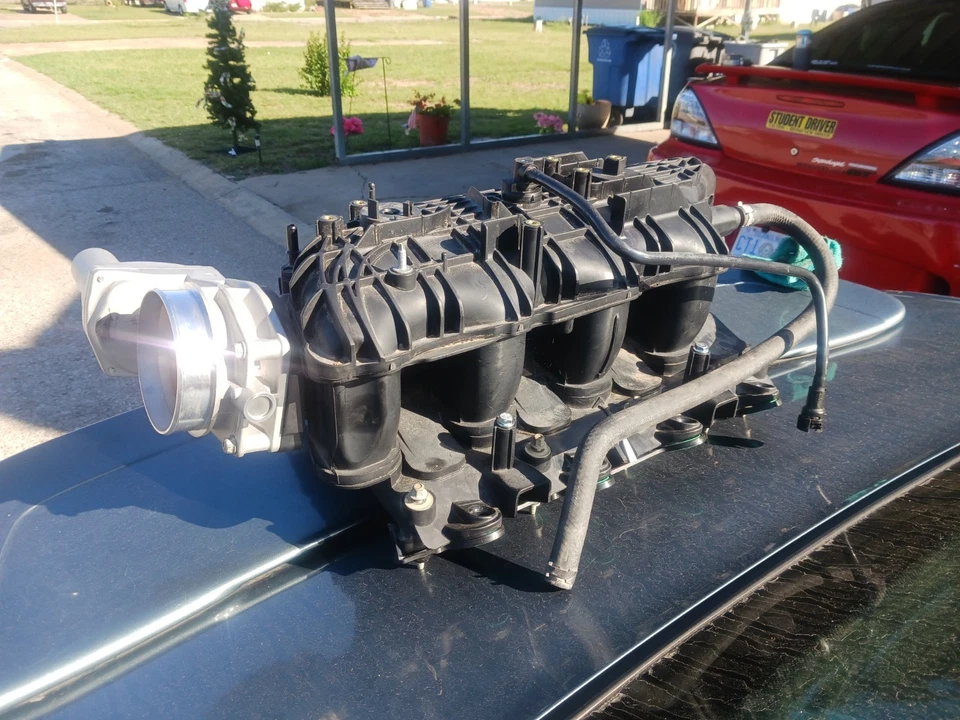 GMC Yukon Denali 2012 colector de admisión de 6,2 L con carrocería de acelerador de 6 pines estilo LS7 nueva Foto 3 de 4