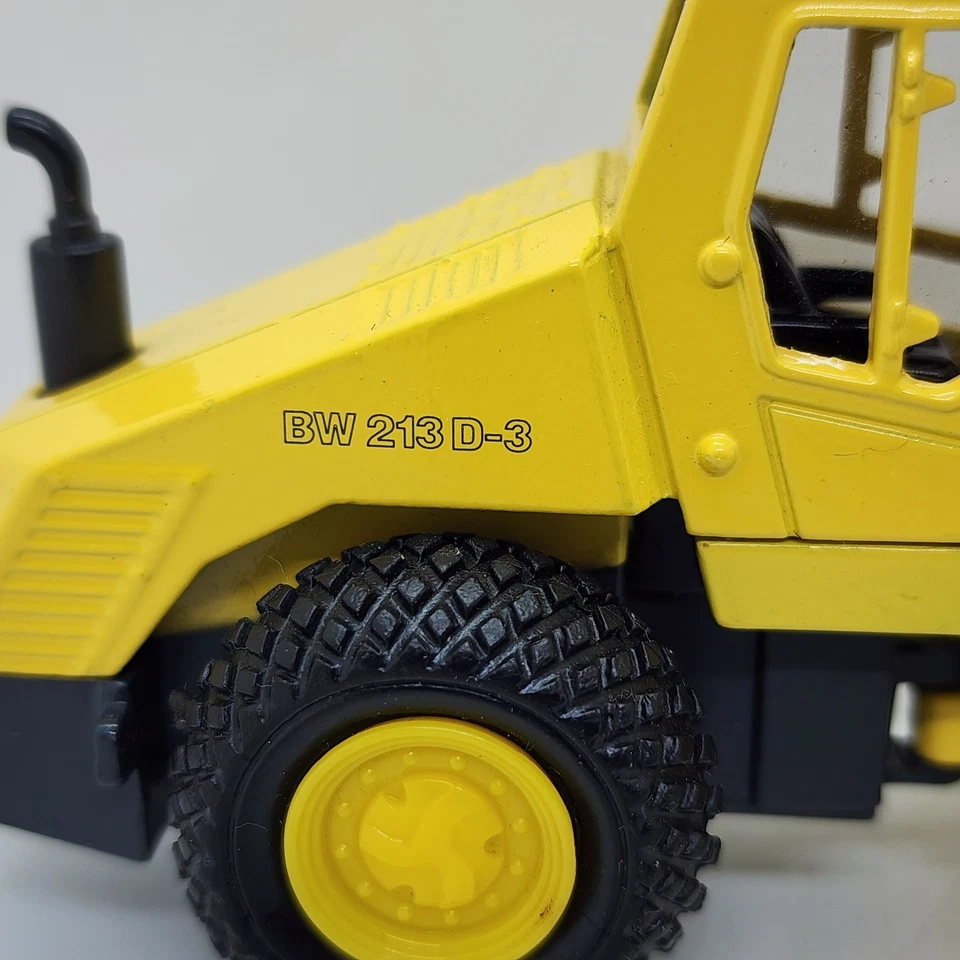 Bomag BW 213D-3 Scale 1:50 Die Cast Single drum vibratory roller MIB - Image 3 of 4