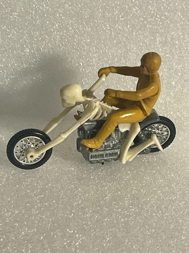 HOT WHEELS REDLINE ERA RRRUMBLERS BONESHAKER MOTORCYCLE W/PTan RIDER