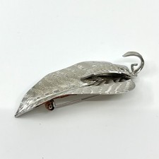 Vintage Silver Tone Textured Leaf Brooch Retro Nature Inspired Pin Classic