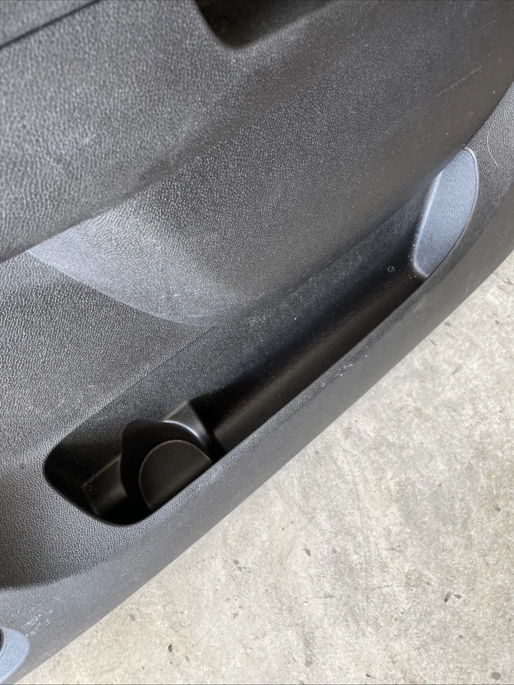 10-13 Chevy Tahoe Yukon Suburban Denali Passenger Front Door Panel OEM - Image 4 of 4