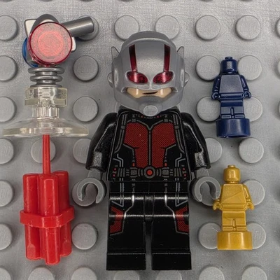 Lego Marvel Super Heroes Minifigure SH0201 Ant-Man Scott Lang Original Suit - Image 1 of 4