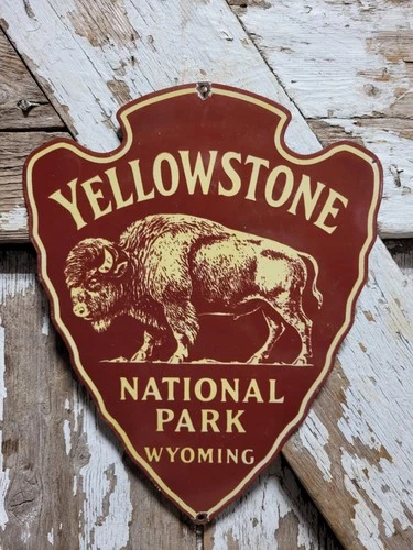 VINTAGE YELLOWSTONE PORCELAIN SIGN OLD NATIONAL PARK WYOMING BISON ARROWHEAD 12"