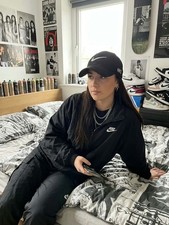 Casquette Nike Broderie Swoosh + Inscription Côté — Style Streetwear
