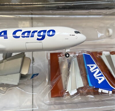 CHINA AIRLINES様ANA 767-300F JA605F 1/200 SALE ! 1/200 ANA Cargo Boeing 767-300 JA605F model airplane