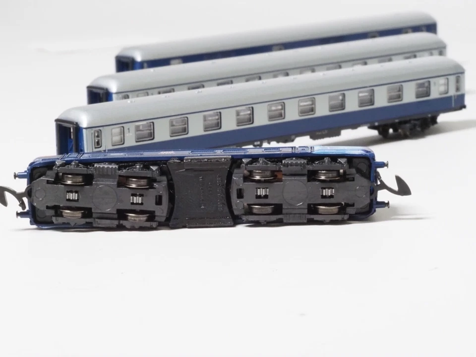 81421 Marklin Z King Ludwig II train set w/ 3 cars DB 5 Pole motor LED's new - Image 3 of 4