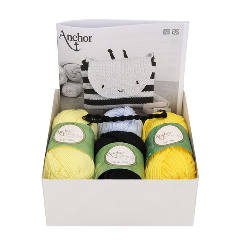 Crochet Kit - Bee Bag / Bumble Bee Bag - Anchor Crochet Craft Kit - Picture 2 of 4