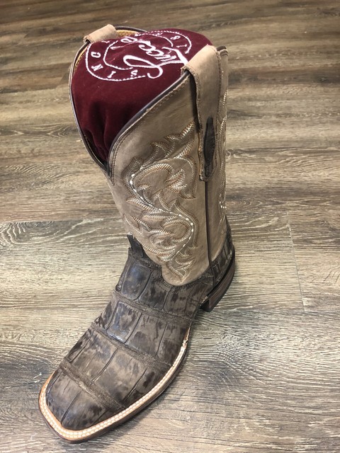 lucchese alligator tail boots
