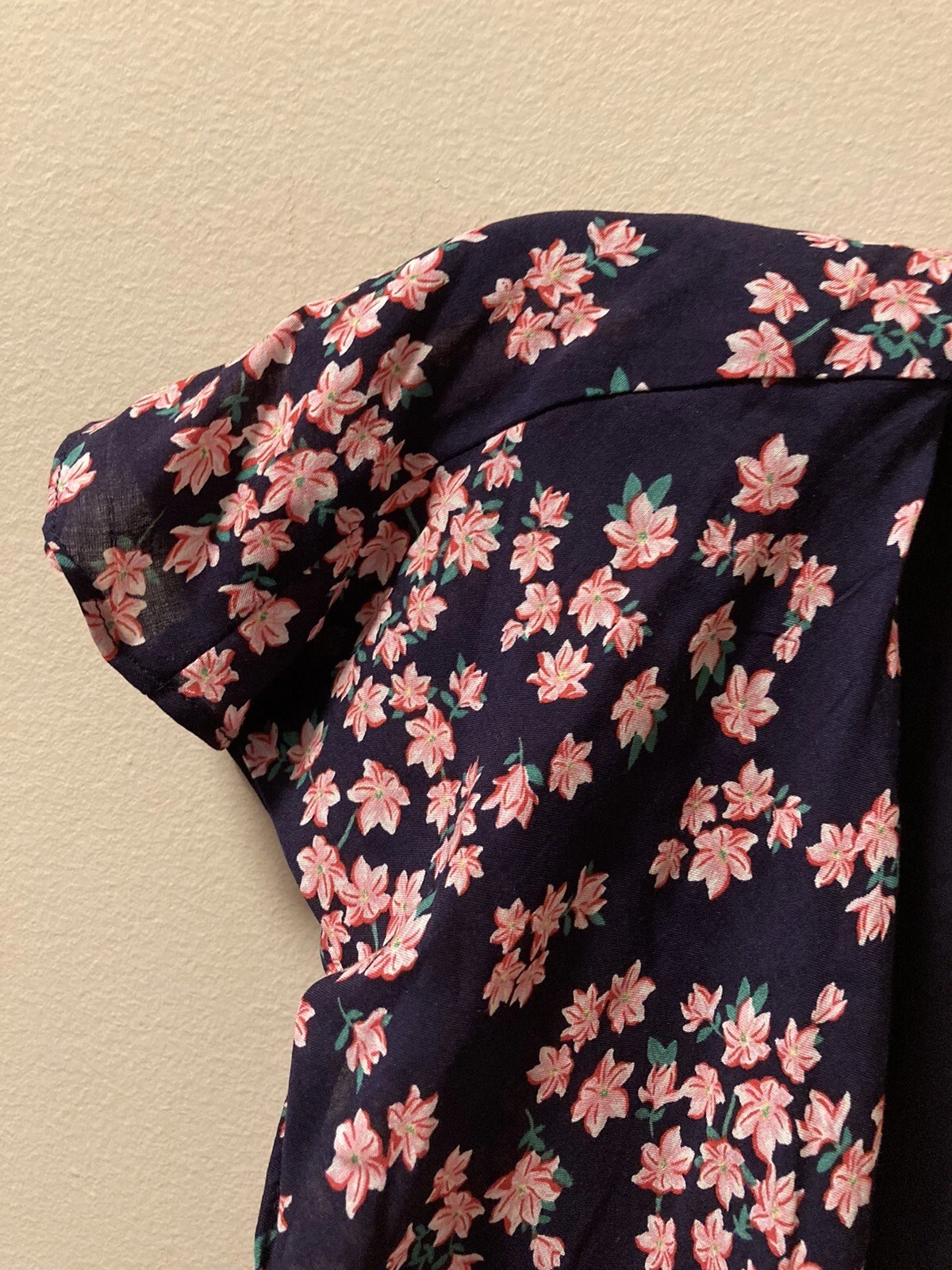 VETEMENTS Abito Draper James RSVP nuovo con etichette volant floreale avvolgente rosa navy floreale taglia M