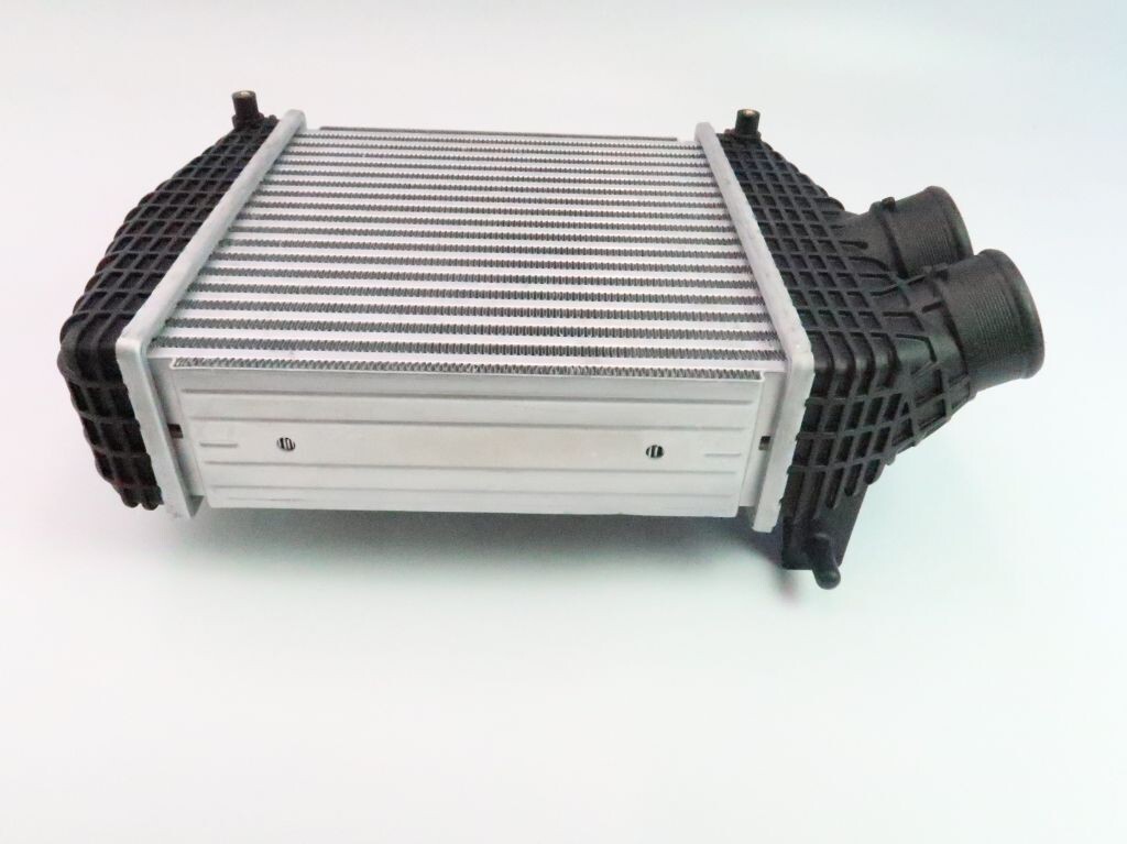 Maserati Ghibli Quattroporte Levante left driver side intercooler 839