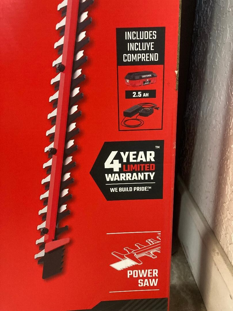 Craftsman 60V 24" Power  Hedge Trimmer 2.5AH Battery and Charger