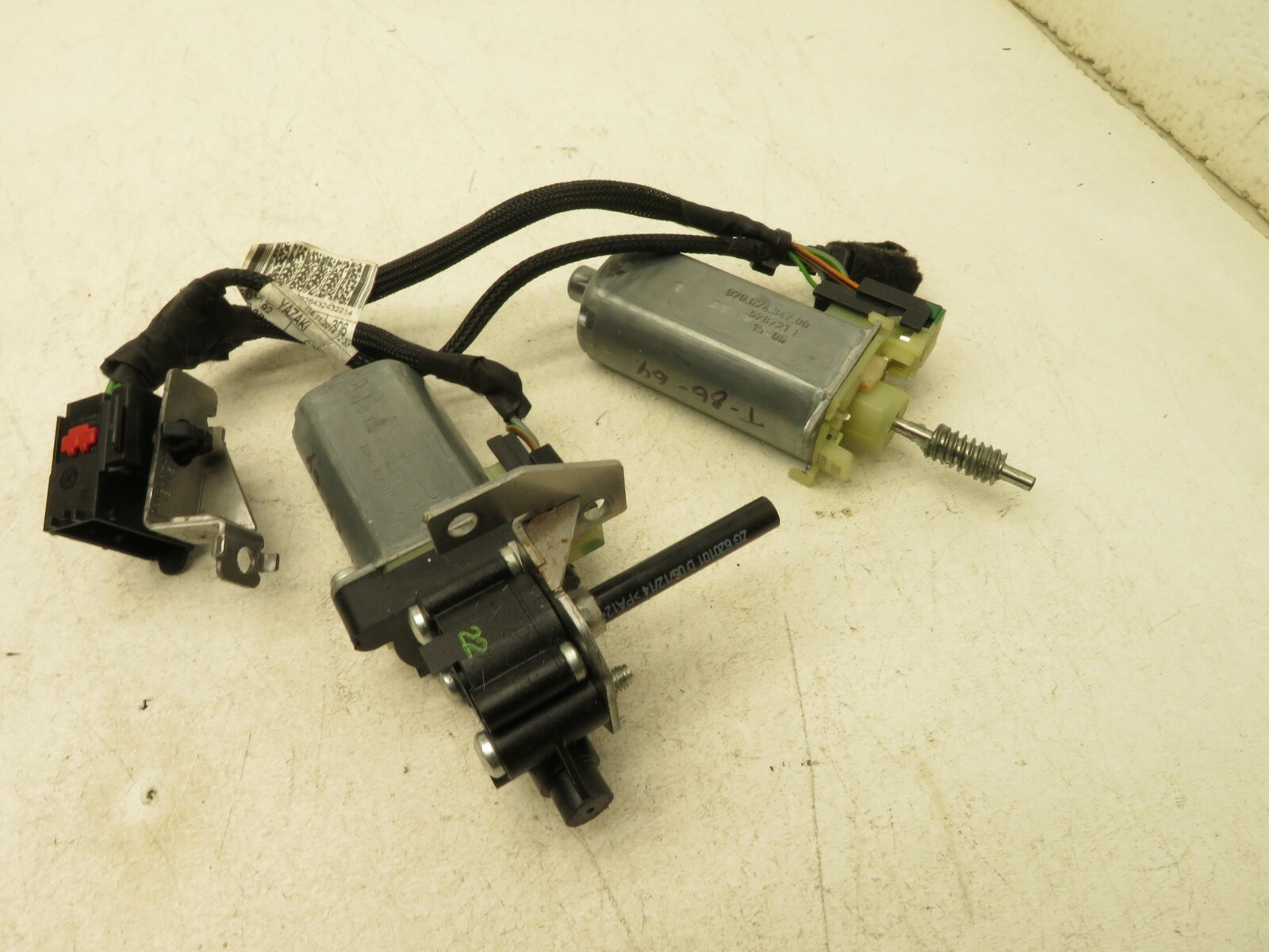 2014 - 2017 MASERATI GHIBLI FRONT STEERING COLUMN SHAFT ADJUSTER MOTOR SET OEM