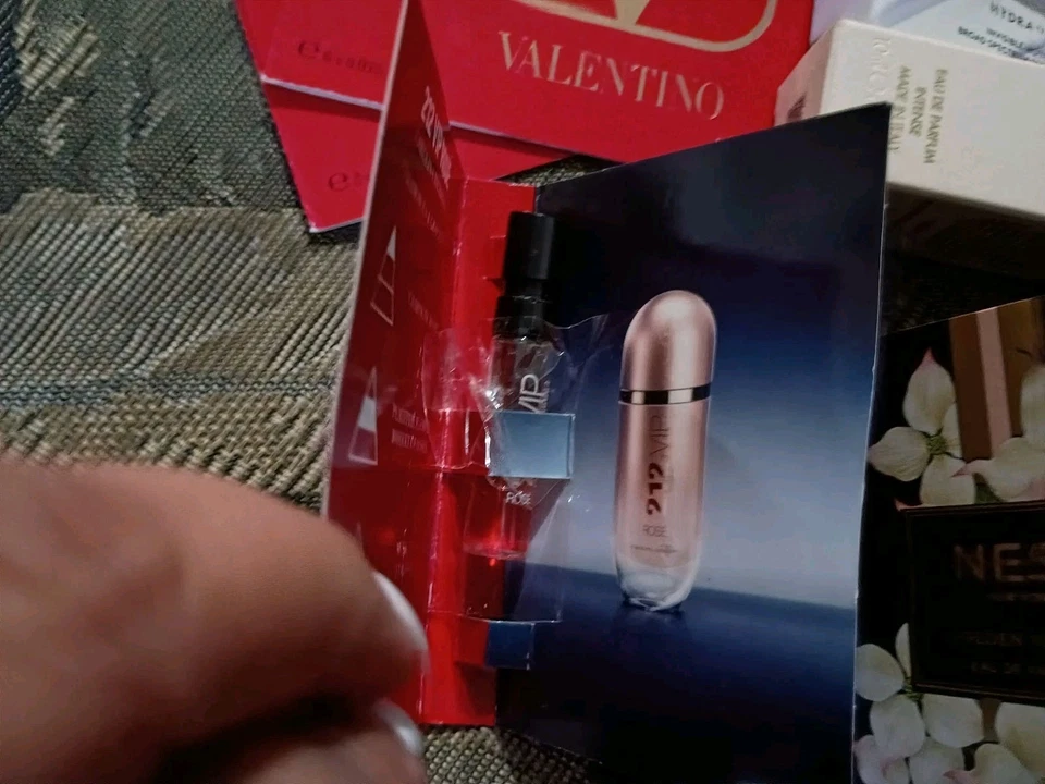 女士皮肤和香水套装 — 第 3/4 张图片