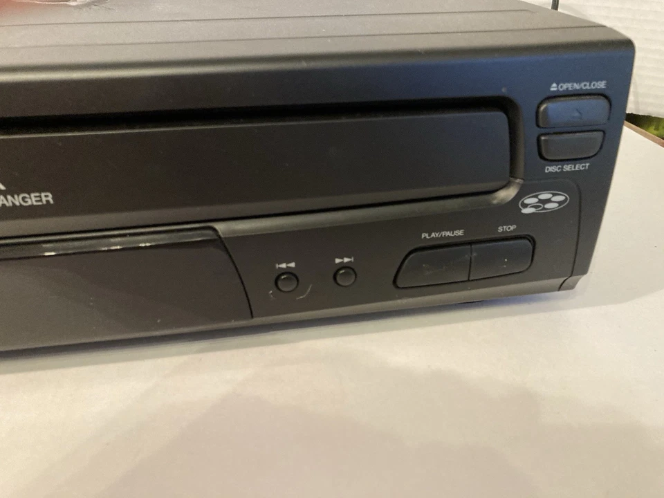 Magnavox 5 Disc CD Changer. CDC 725. Tested. With Remote. - Image 3 of 4