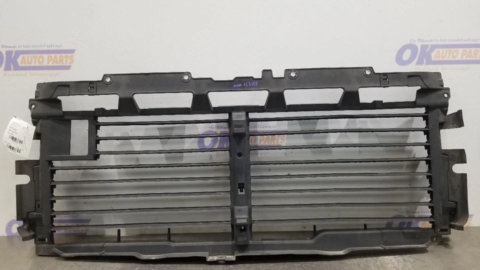 23 GMC SIERRA 2500 6.6L DIESEL UPPER AIR SHUTTER - Image 2 of 4