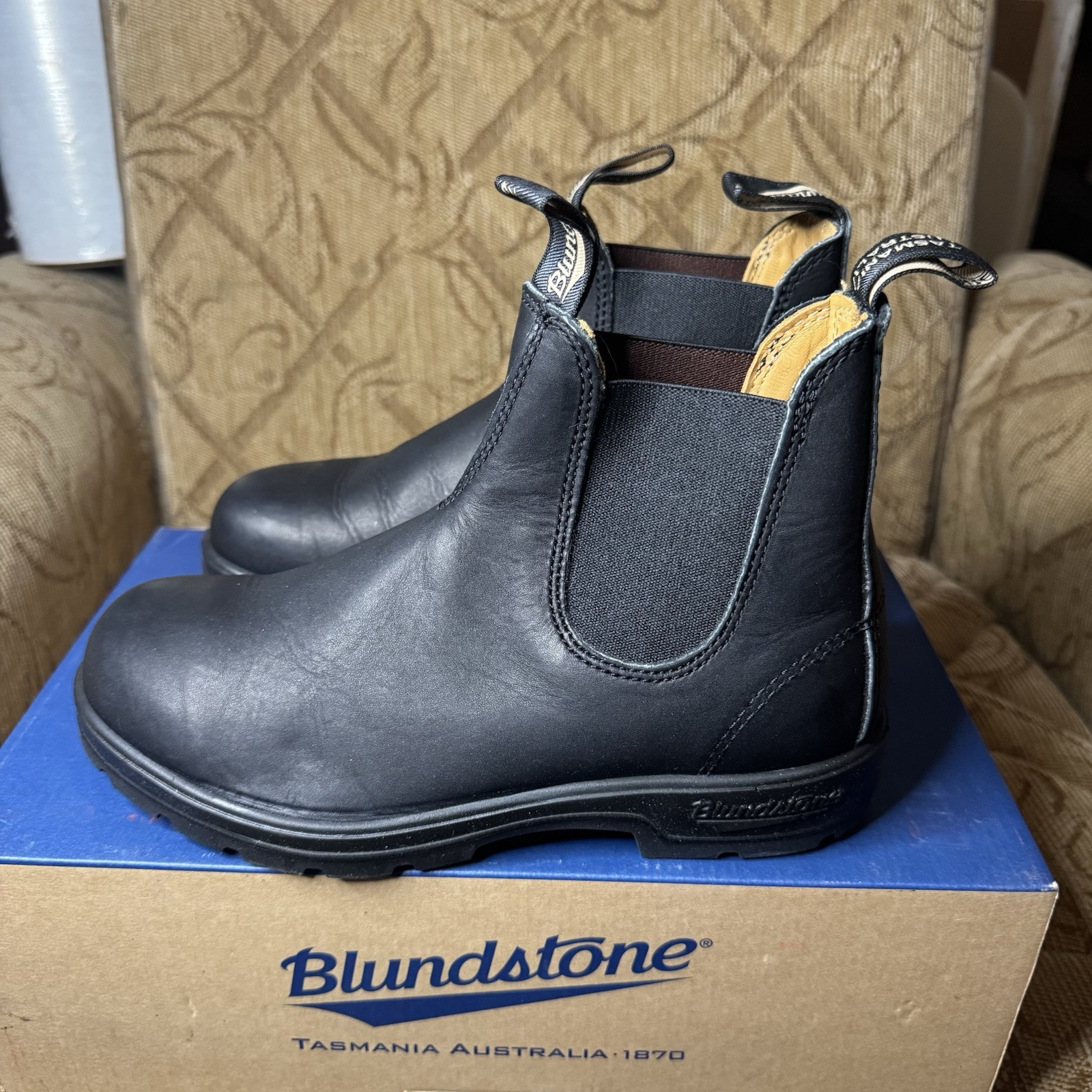 Blundstone Thermal 2241 Black Insulated Leather Boots Vibram Sole US 8.5 All Terrain