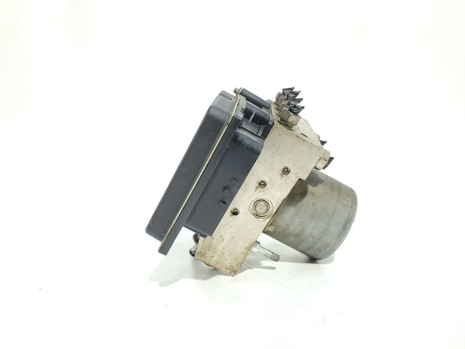 Chevrolet Suburban 1500 LT 2009 2014 OEM 2x2 ABS bomba de freno antibloqueo  Foto 4 de 4