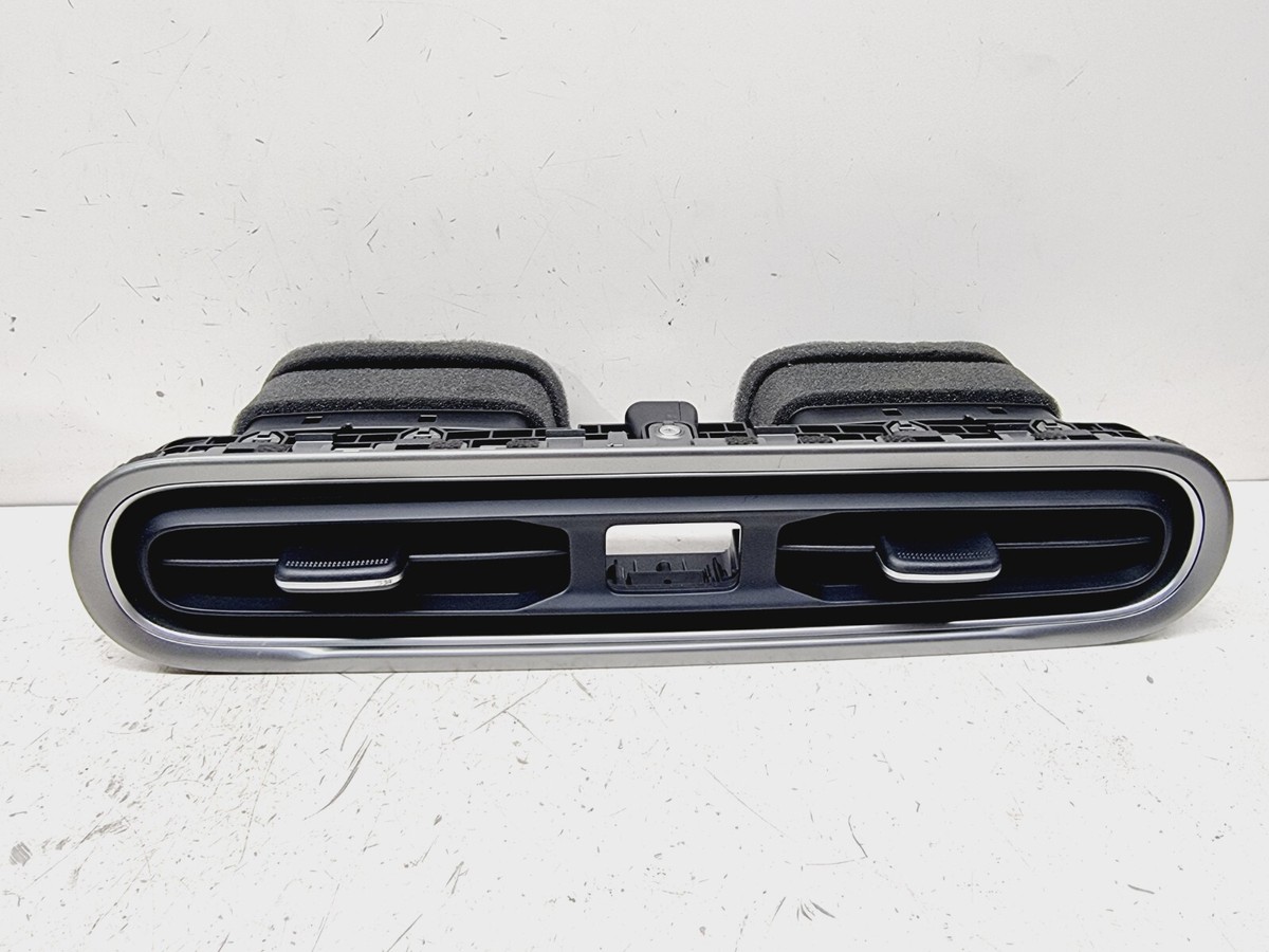 2022 Hyundai Kona OS Center dash air vent grill