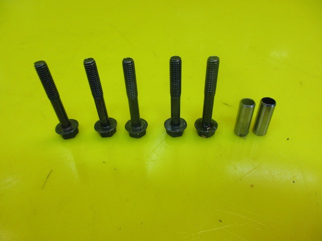 YAMAHA 05 RS VECTOR MOUNTAIN ENGINE OIL PUMP SENDING UNIT BOLTS & DOWEL