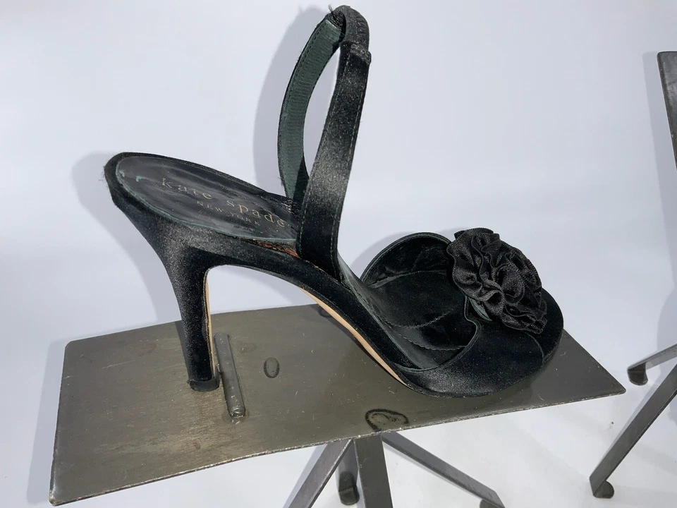 "Zapatos Kate Spade Tacones Talla 6 M Cuero Negro Puntera Floral Italia 3.5"" YGI D2S-94" Foto 3 de 4