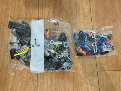 (SEALED NO BOX) LEGO TECHNIC: McLaren Formula 1 Race Car (42141) Retired Product