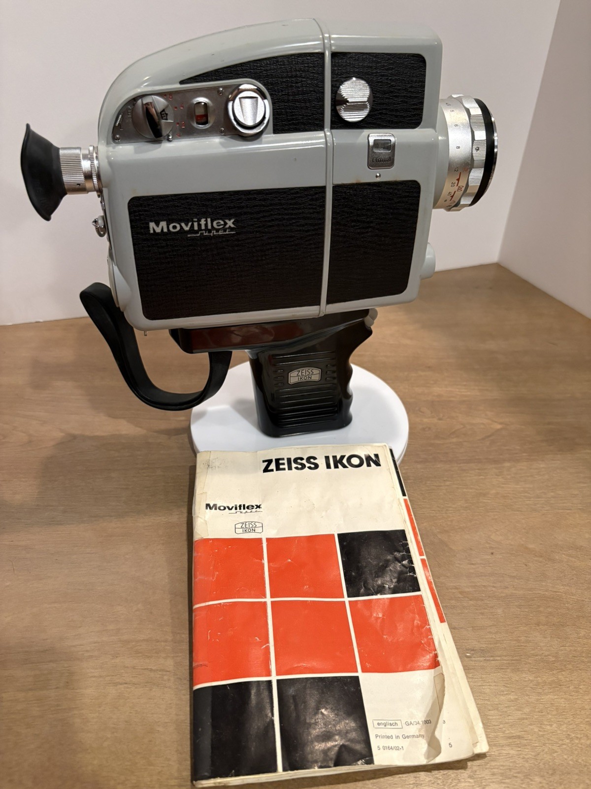 Zeiss Ikon Moviflex Super - the all-electric 8mm cine camera