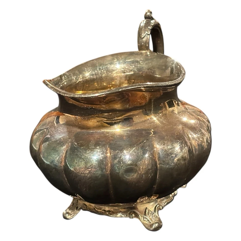 Crema de melón Oneida Community plateada Sheffield repro con patas Foto 3 de 4