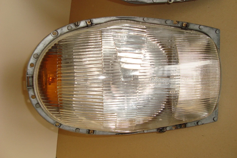 2 Bosch Scheinwerfer Frontscheinwerfer mit Chromrahmen Mercedes W 108 109 W111 - Bild 2 von 4